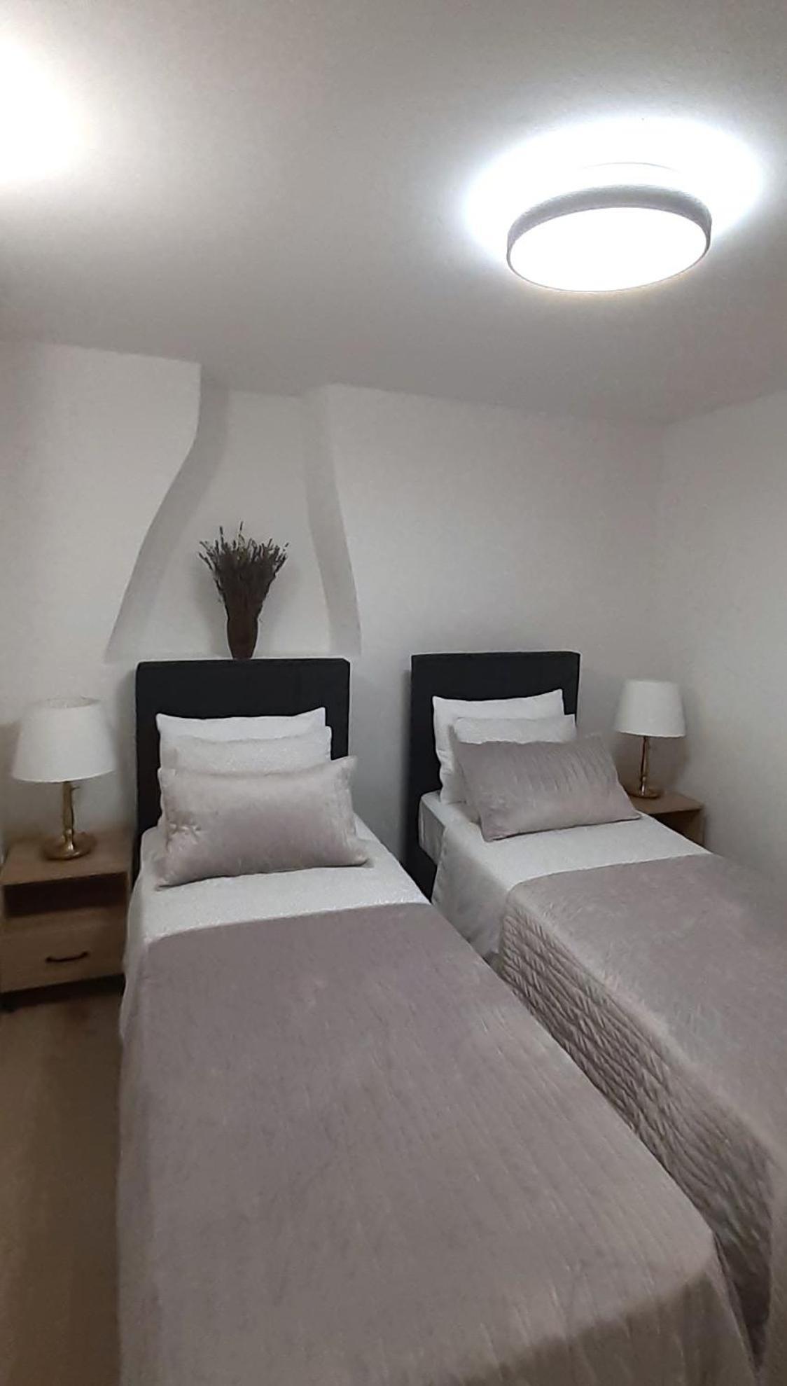 Old Town Lux Apartment Baska  Exterior photo